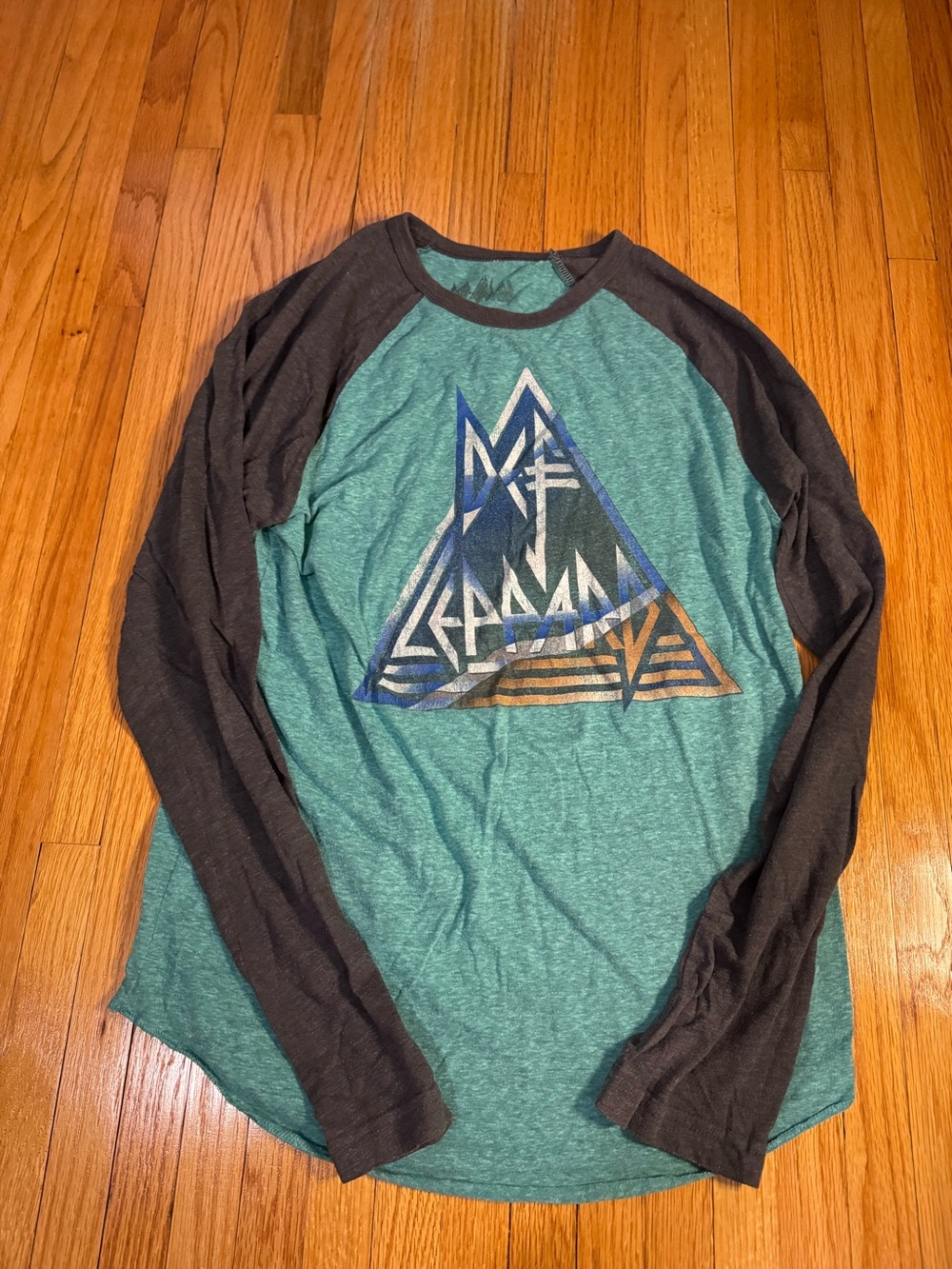 Def Leppard Long Sleeve Band Shirt Men’s Small